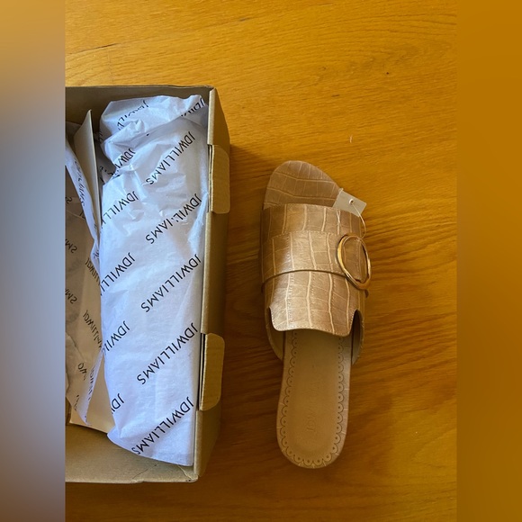 shoes - Picture 3 of 3